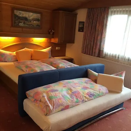 בית אירוח Haus Margit- Apart Via-mala