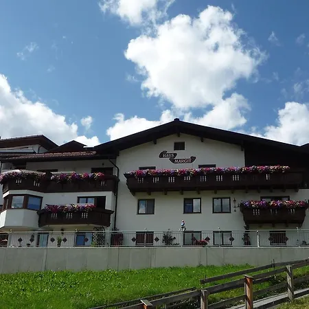 Privatunterkunft Haus Margit- Apart Via-mala Serfaus