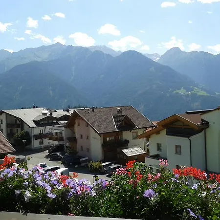 Privatunterkunft Haus Margit- Apart Via-mala Serfaus